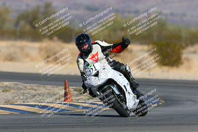 media/Jan-16-2022-CVMA (Sun) [[7f3d92989d]]/Race 2 Supersport Middleweight/